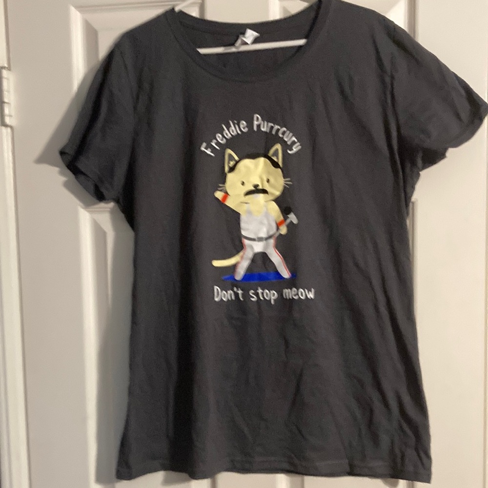 Cute Queen Freddie Mercury Grey Cotton T-Shirt. Cat Parody “Freddie Purrcury”